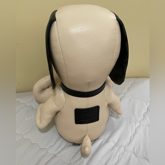 💜Coach X Peanuts Snoopy Collectible Signature Canvas Doll White - Picture 6 of 7